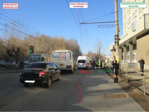 На Октябрьском проспекте автоледи на "Лексусе" сбила ребенка.