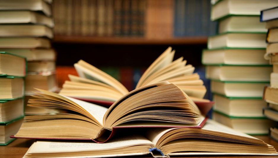 В Кирове обокрали книжный магазин.