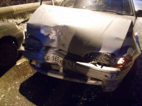 В Кирово-Чепецке столкнулись ВАЗ-2115 и ВАЗ-2112.