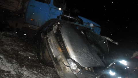 В Кирово-Чепецком районе "Лада Калина" врезалась в "Урал": один человек погиб.