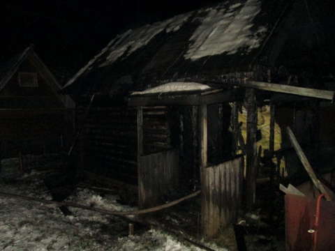 В Кирово-Чепецке сгорел садовый домик.