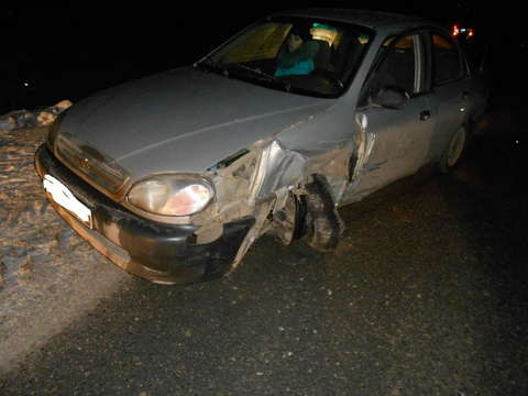 На Победиловском тракте столкнулись три иномарки: двое пострадавших.