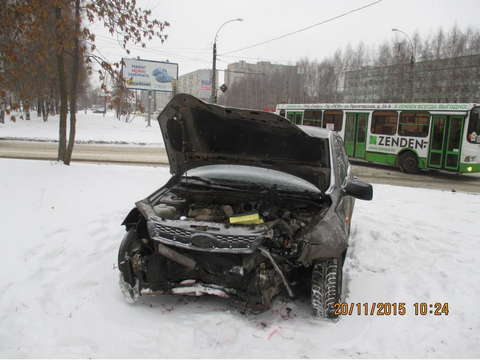 На улице Московской столкнулись «РЕUGЕОТ» и «LАDА КАLINА»: пострадали четыре человека.