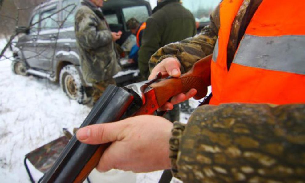 В Кикнурском районе на охоте получил ранение в голову охотник из Московской области.