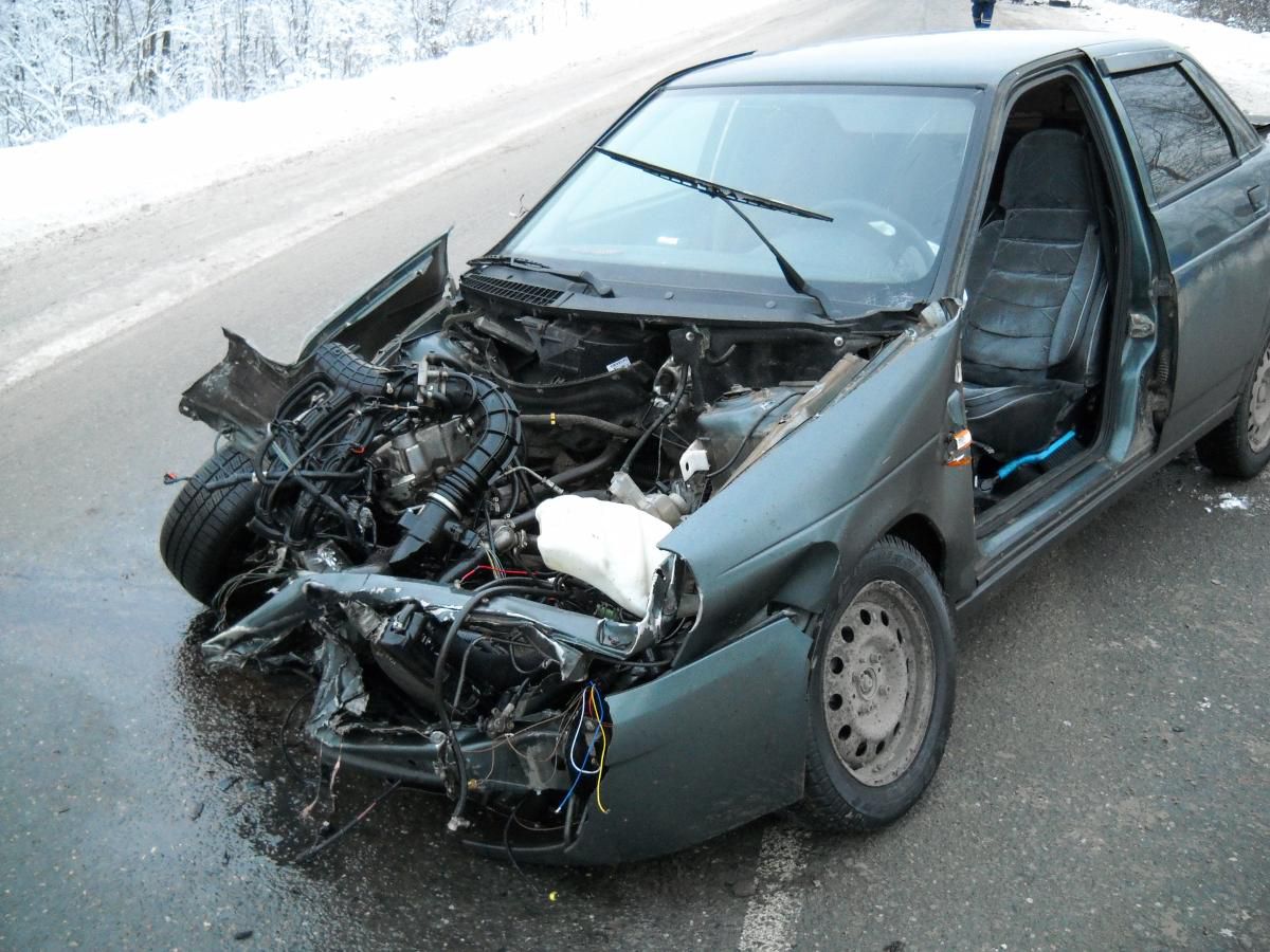 В двух лобовых столкновениях пострадали водители