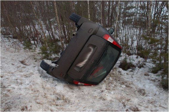 В Котельничском районе в кювет улетела 