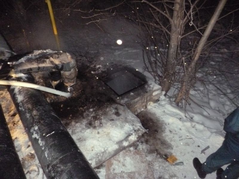 В поселке Радужном в коллекторе теплотрассы задохнулись два бомжа.