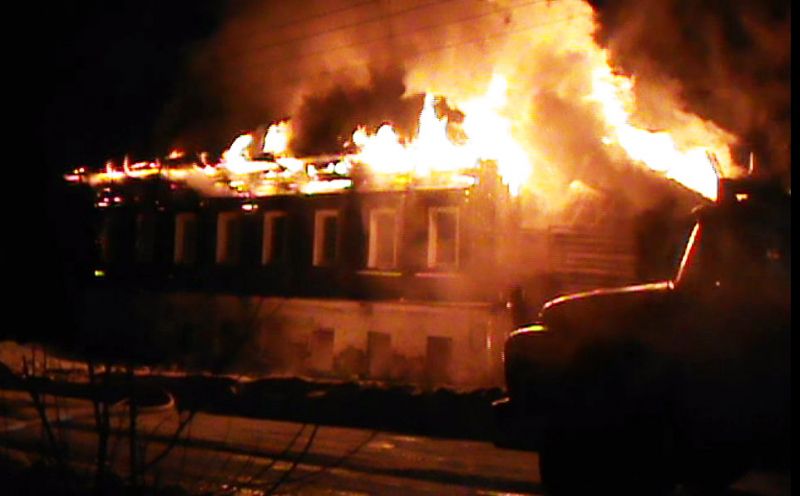 В Вахрушах на пожаре погиб один человек.