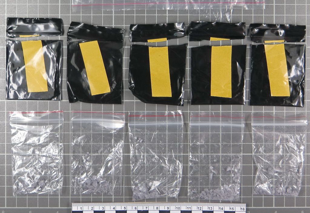 Кировские наркополицейские задержали сбытчика синтетических наркотиков.