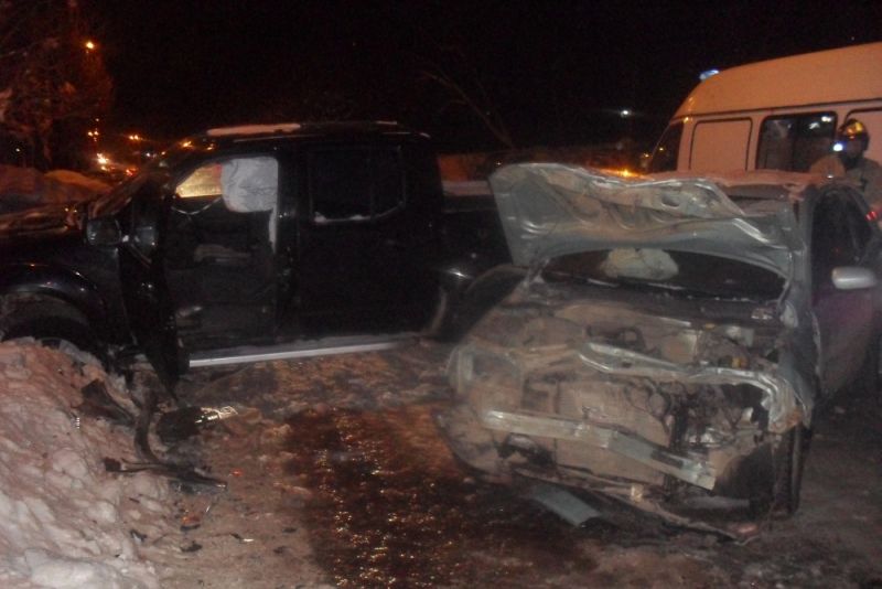 На Мелькомбинатовском проезде столкнулись две иномарки.