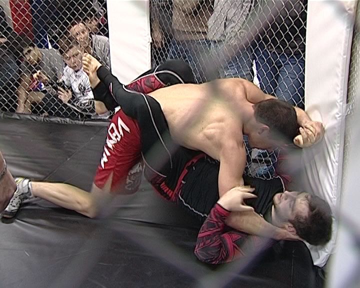 В Кирове прошел турнир по грэпплингу