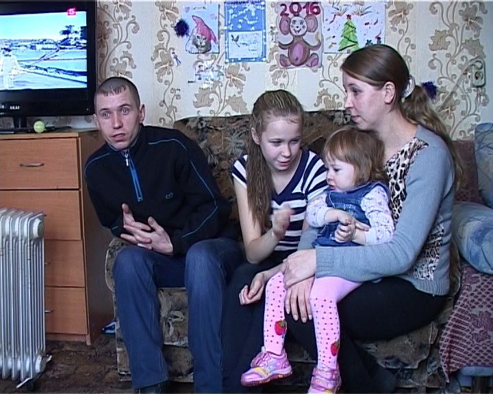 Многодетная семья Горбатюк вынуждена жить в опасном доме