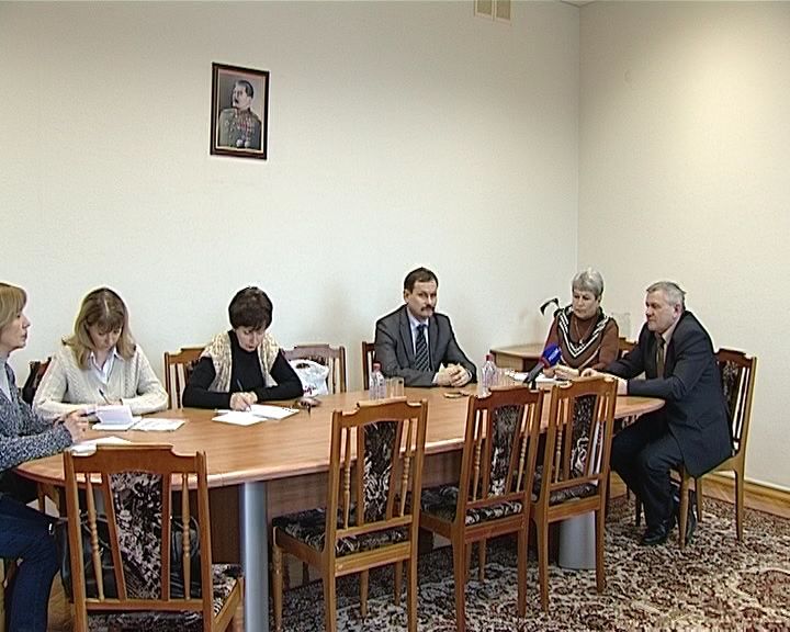 Кировские коммунисты приняли участие в Экономическом форуме