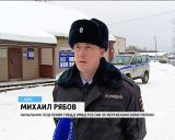 В Кирсе сотрудники ДПС спасли пенсионерку, провалившуюся  в траншею теплотрассы