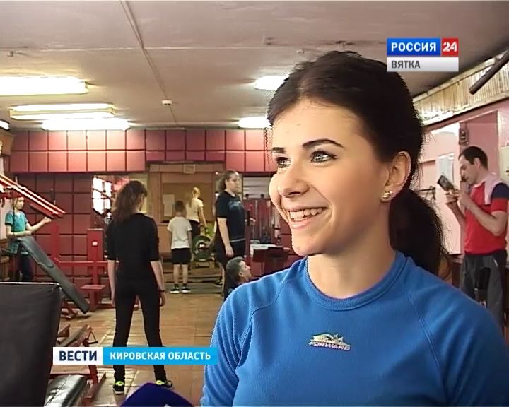 Кировская штангистка Ксения Козина готовится к Первенству России