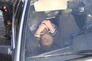 В Яранском районе 19-летний водитель устроил гонки со стрельбой.