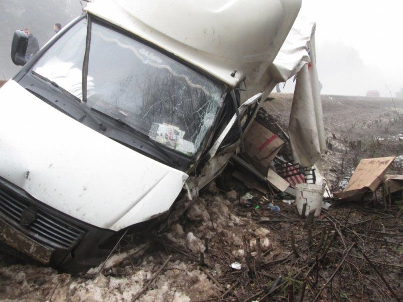 В Юрьянском районе столкнулись три автомобиля.