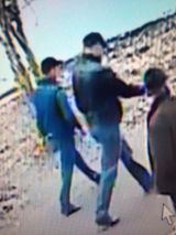 В Кирове разыскивают мужчину и трех девушек, подозреваемых в сбыте фальшивых денежных купюр.