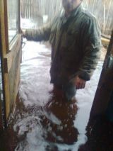 В поселке Чус Верхнекамского района прорвало дамбу.