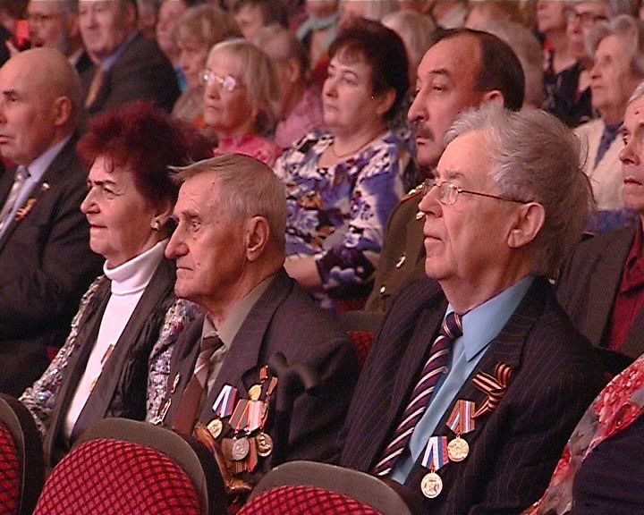 Праздничный концерт для ветеранов во Дворце культуры 