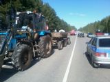 В Оричевском районе "Лада Приора" врезалась в трактор.