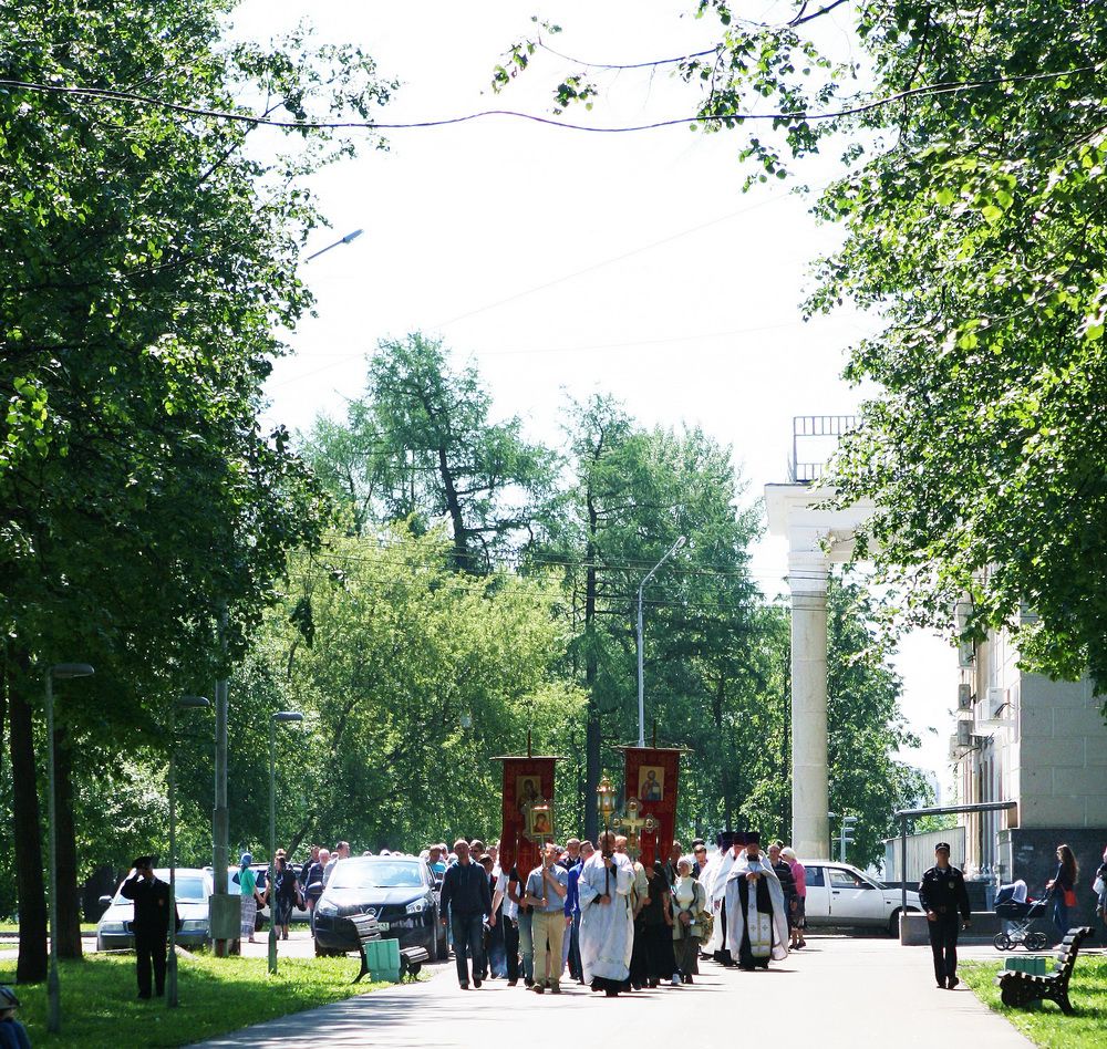 В Кирове прошел крестный ход в честь святого князя Александра Невского.