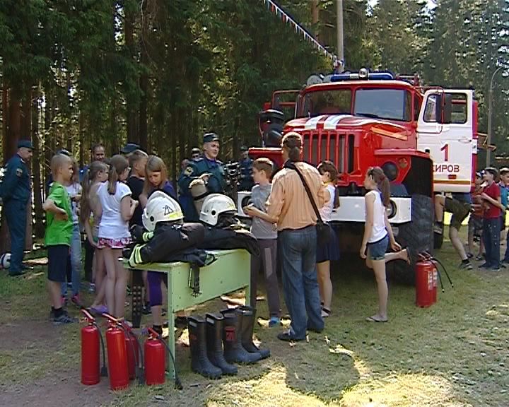 Праздник МЧС в детском лагере «Юность»