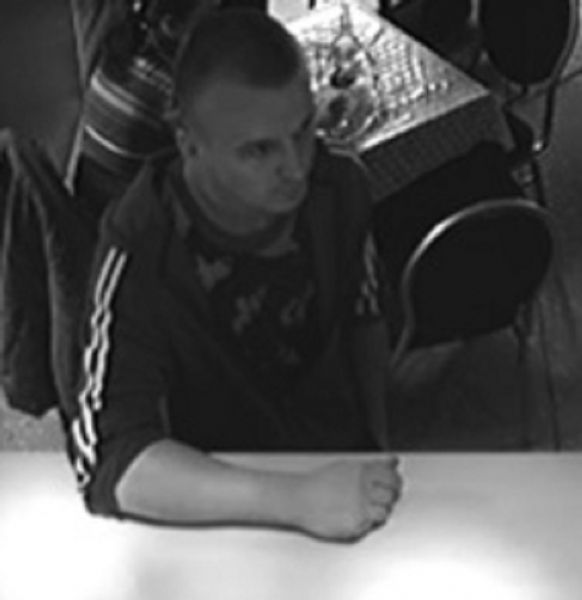 В Кирове у посетительницы кафе из сумки украли телефон и деньги