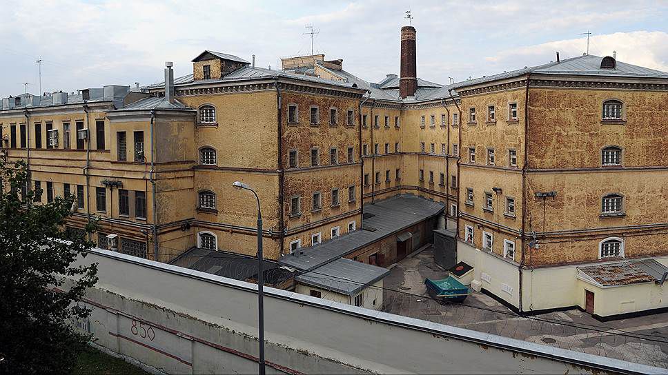 Адвоката Никиты Белых пропустили в СИЗО без очереди.