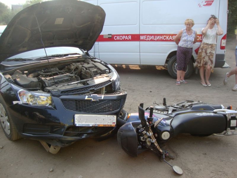 В Макарье иномарка сбила мотоциклиста.