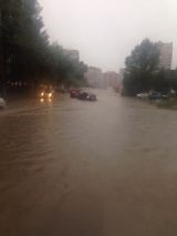 В Кирове из-за дождей подтопило несколько дворовых территорий.