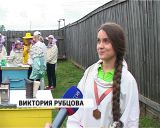 Пчеловоды знакомят воспитанников детских домов со своей профессией