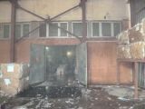 В Кирове загорелся цех прессовки макулатуры.