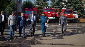 Врио губернатора Игорь Васильев побывал на месте пожара на Октябрьском проспекте.