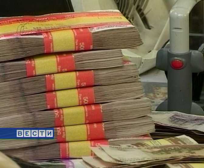 Мошенник выманил у заведующей магазином 50 тысяч рублей