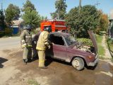 В Уржуме шесть человек тушили горящий автомобиль. 