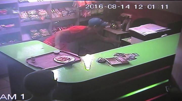 В Кирове в центре отдыха посетители обчистили кассу