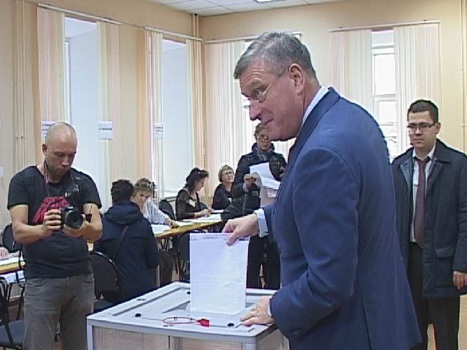 Глава Кировской области Игорь Васильев принял участие в голосовании (ВИДЕО).