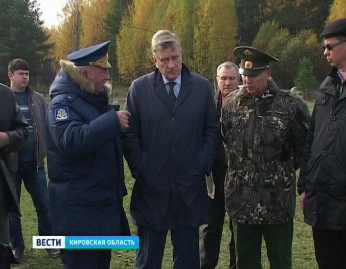 Губернатор на БХЗ и аэродроме в Порошино