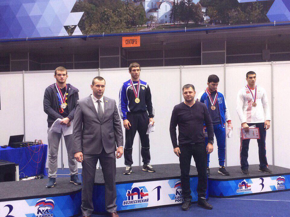 Кировские студенты завоевали медали по борьбе