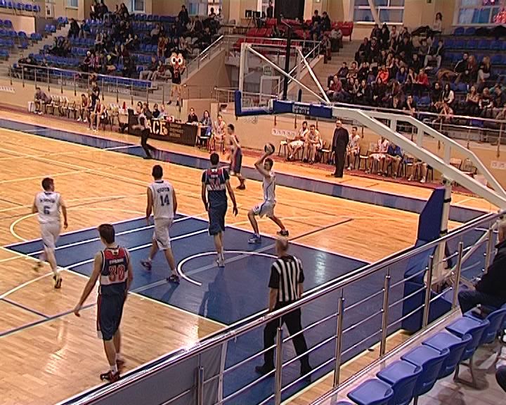 Баскетболисты ВятГУ удивили южноуральских соперников