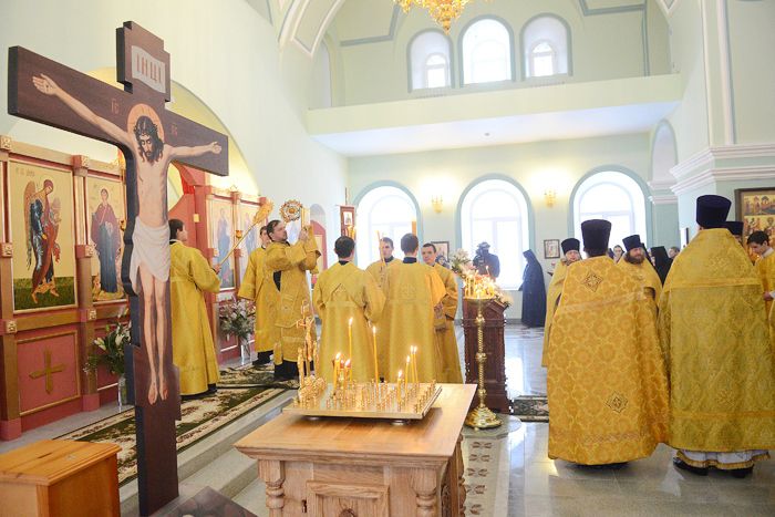 В Слободском была совершена первая Литургия в храме Рождества Христова.