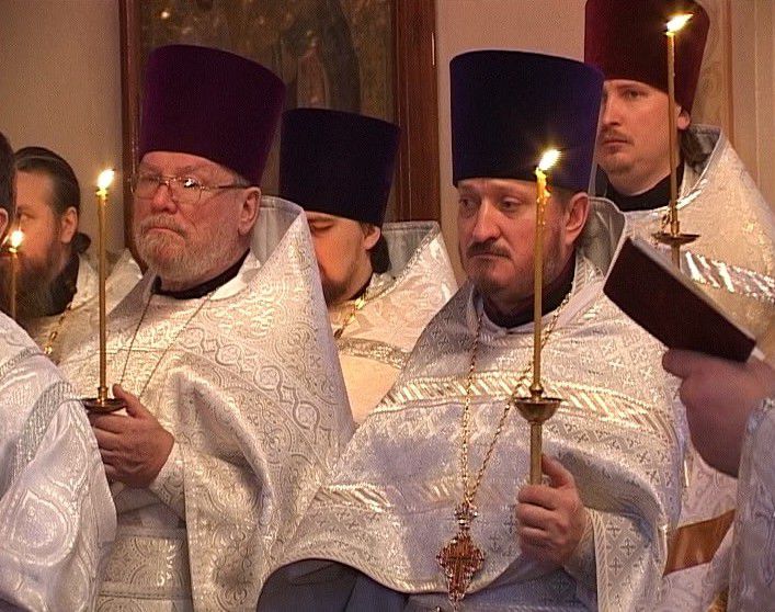 В храмах Вятской митрополии помянули погибших в крушении ТУ-154