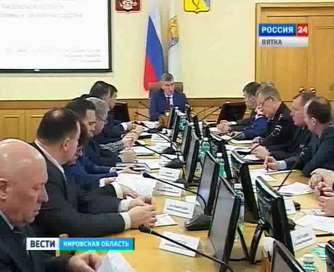 Ситуацию с торговлей спиртосодержащей жидкостью обсудили на совещании в областном правительстве