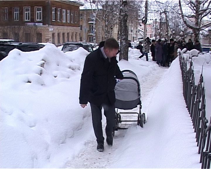 Глава региона провел очередной пеший рейд по областному центру