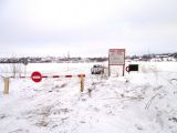 В Котельниче открыли автомобильную ледовую переправу.