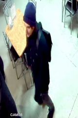 В Кирове разыскивают подозреваемых в квартирной краже