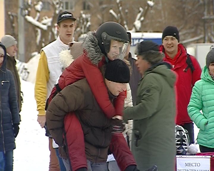 В Кирове прошел чемпионат по перетаскиванию жён