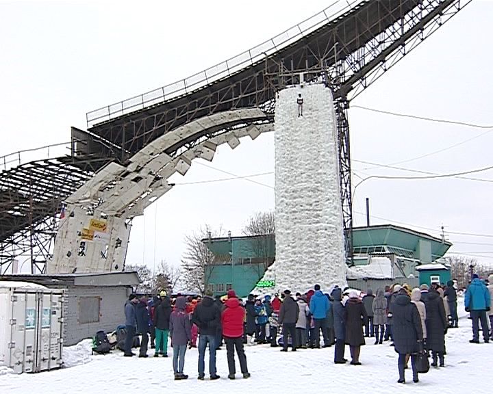 В Кирове завершился Чемпионат России по ледолазанию