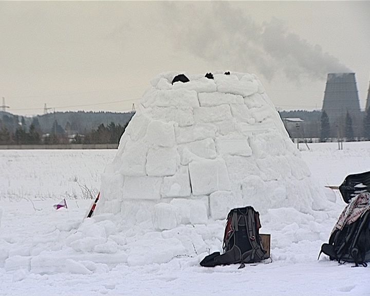 В Кирове состоялись соревнования по постройке домов из снега или иглу
